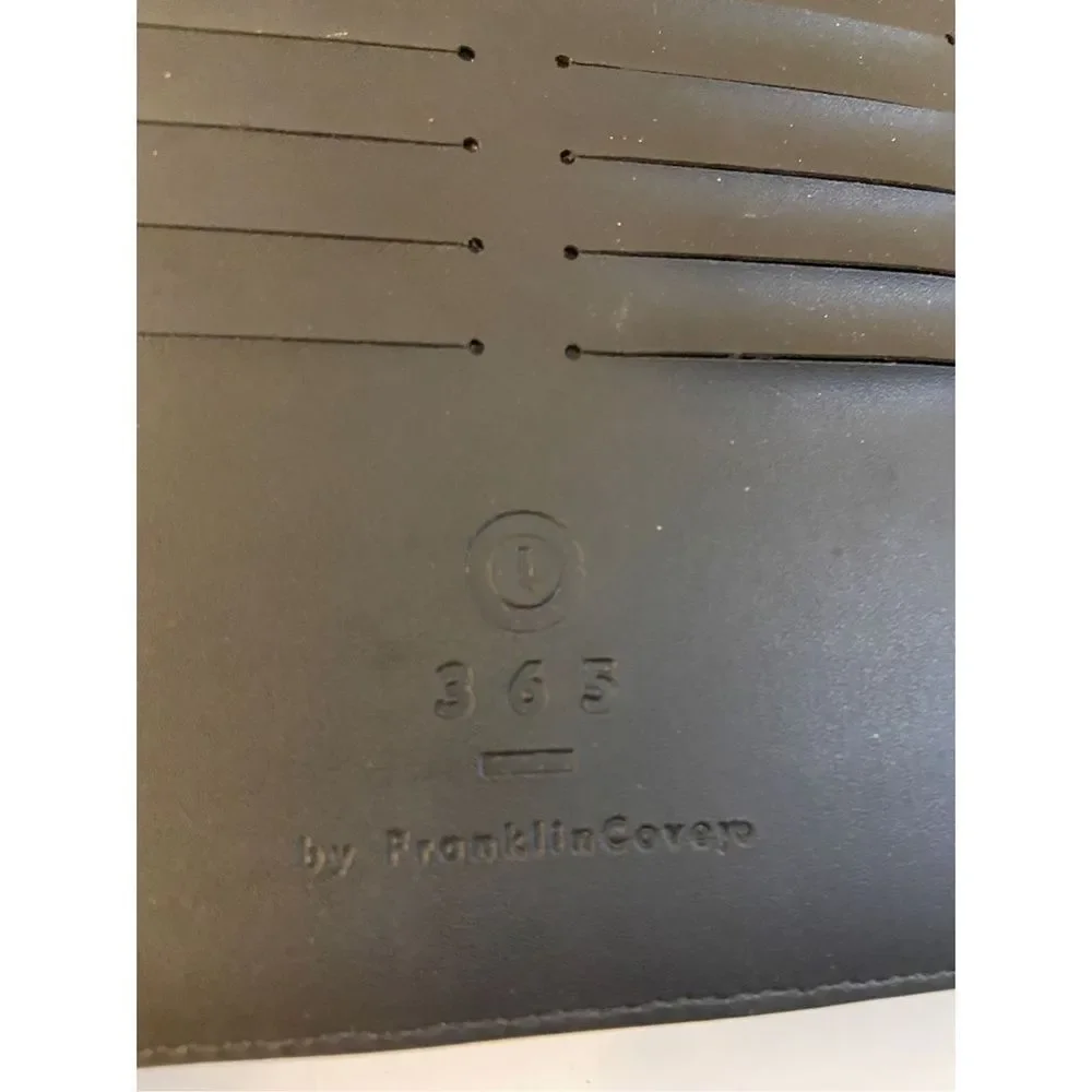 Franklin Covey 365 agenda book black leather 7x10”‎ 2002 Planner